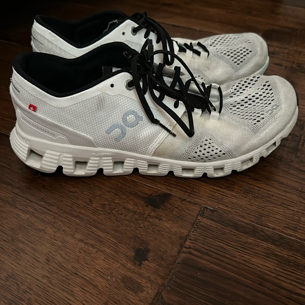 Women’s On clouds x 3
